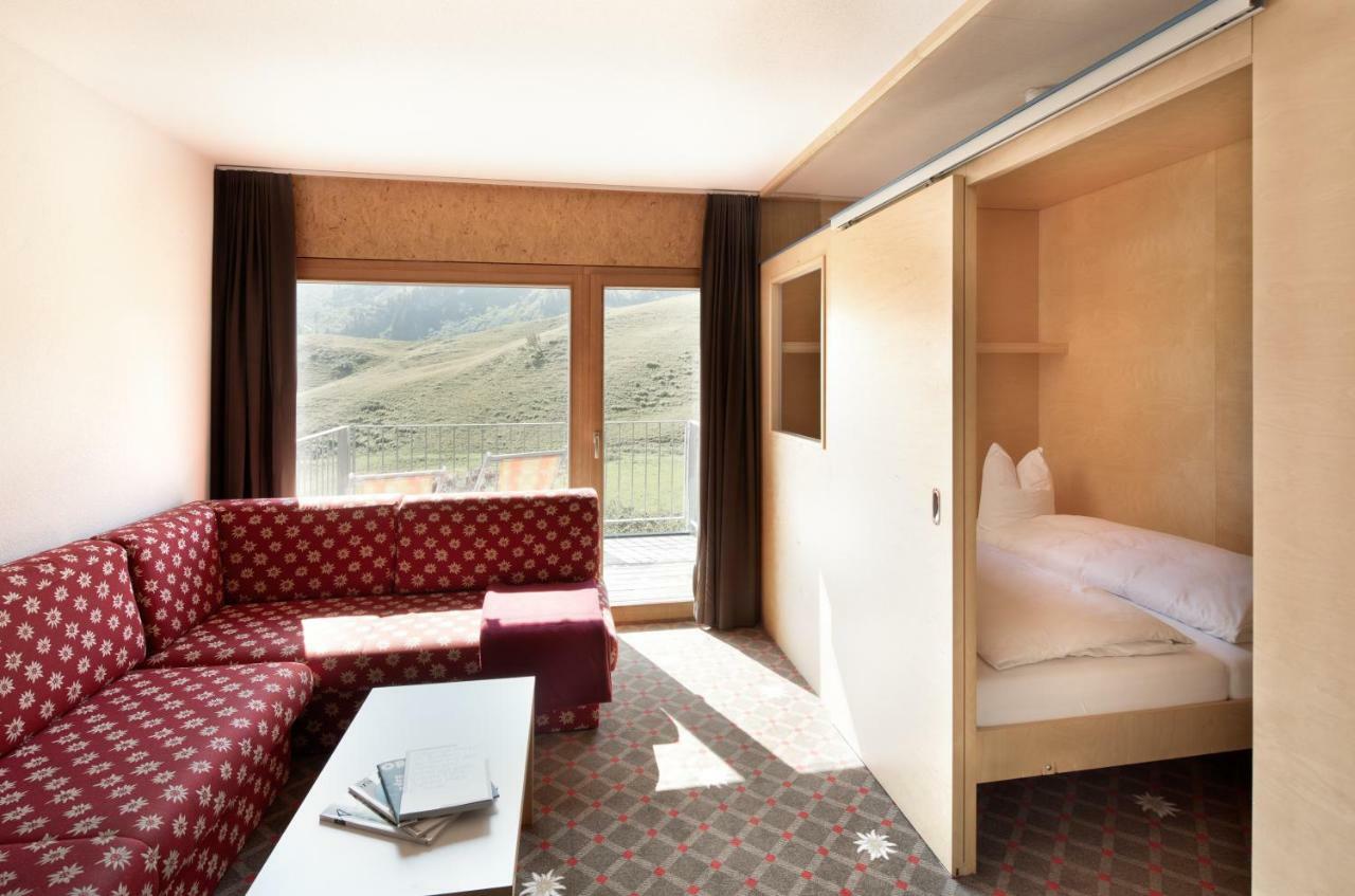 Hotel Adler Warth  Экстерьер фото
