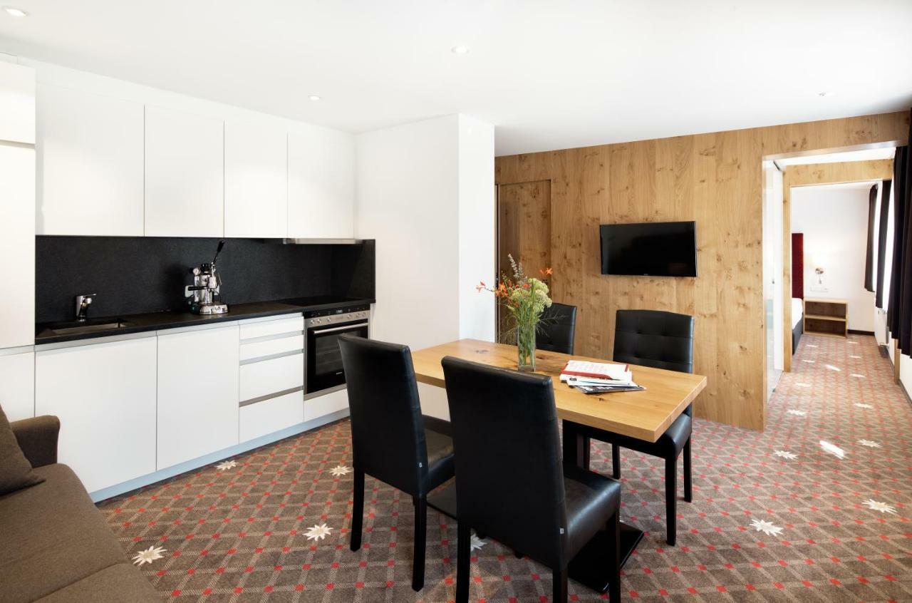 Hotel Adler Warth  Экстерьер фото