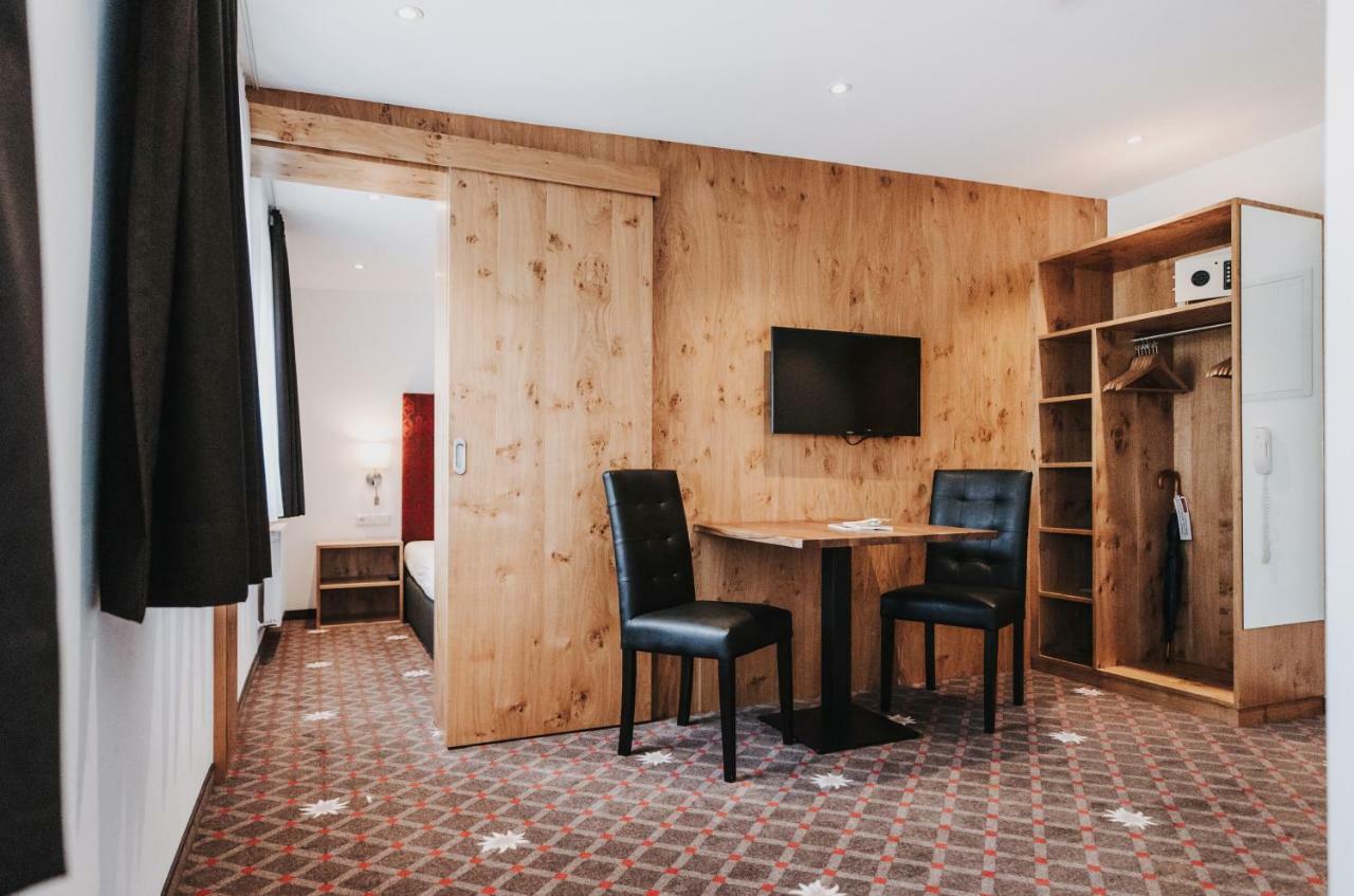 Hotel Adler Warth  Экстерьер фото