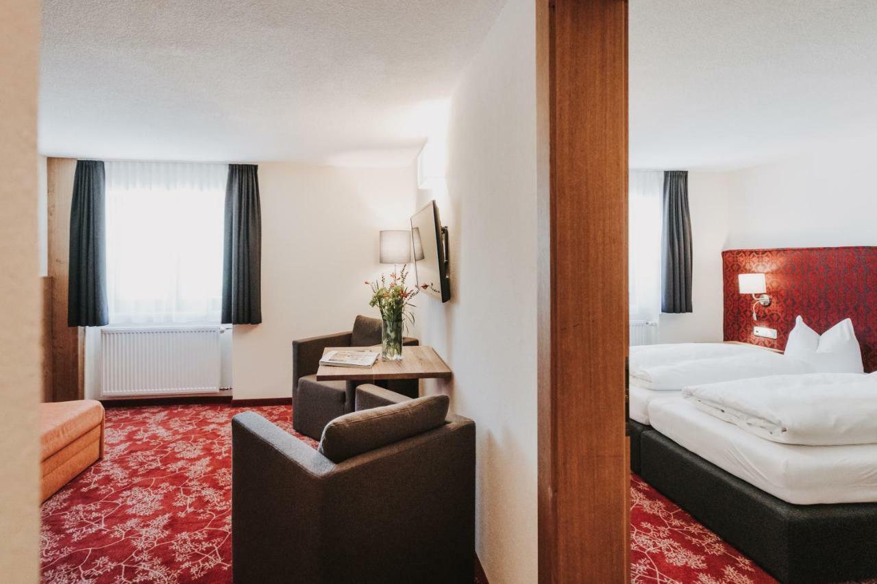 Hotel Adler Warth  Экстерьер фото