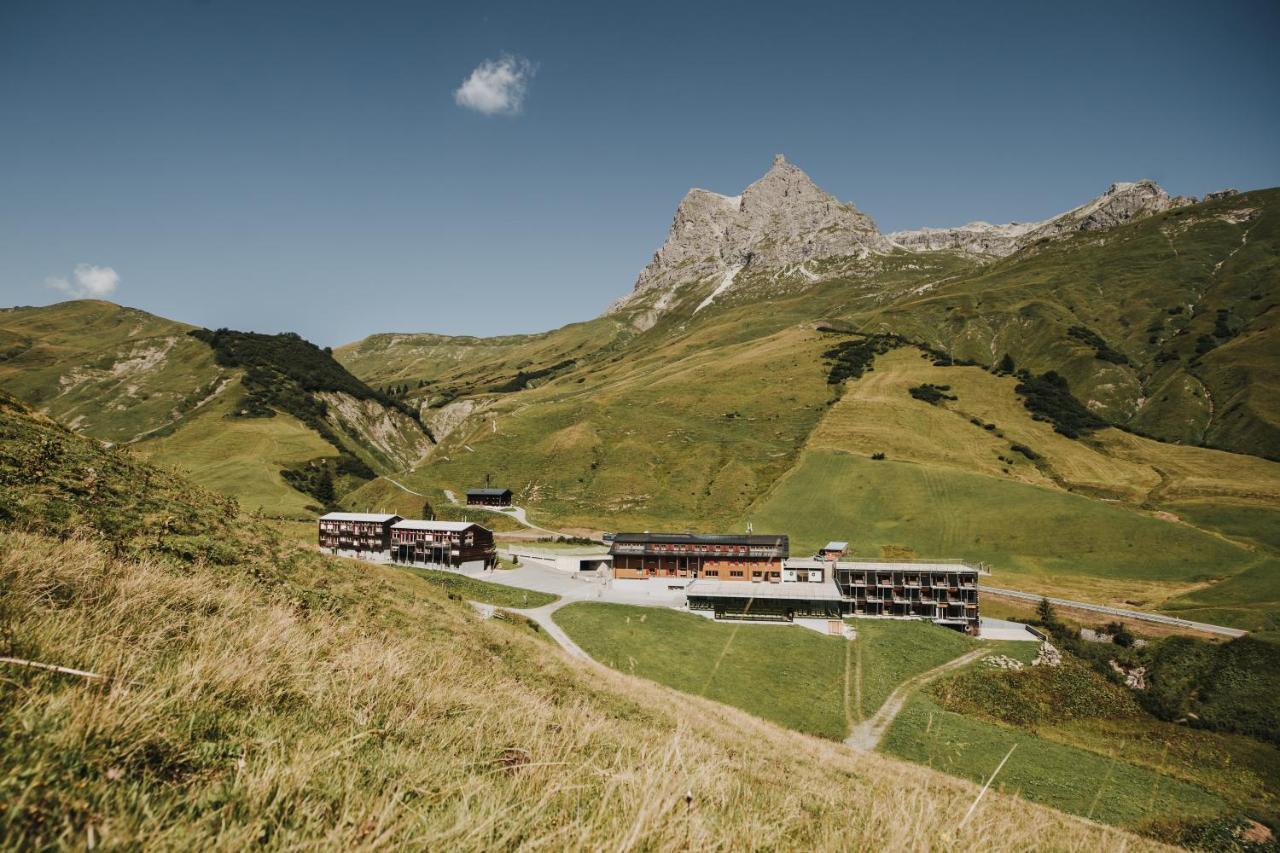 Hotel Adler Warth  Экстерьер фото