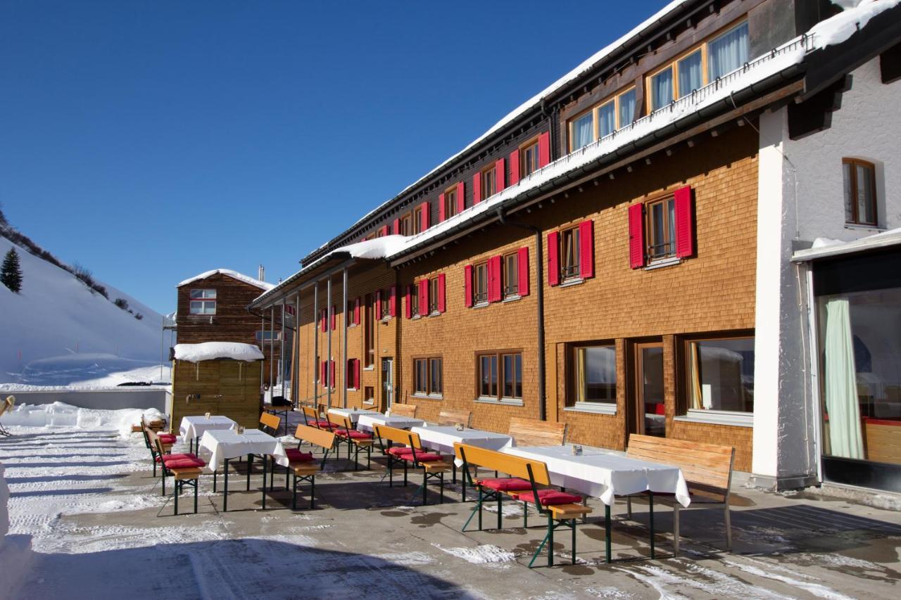 Hotel Adler Warth  Экстерьер фото